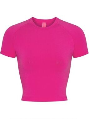Skims New Vintage Cropped Raglan T Shirt in Fuchsia